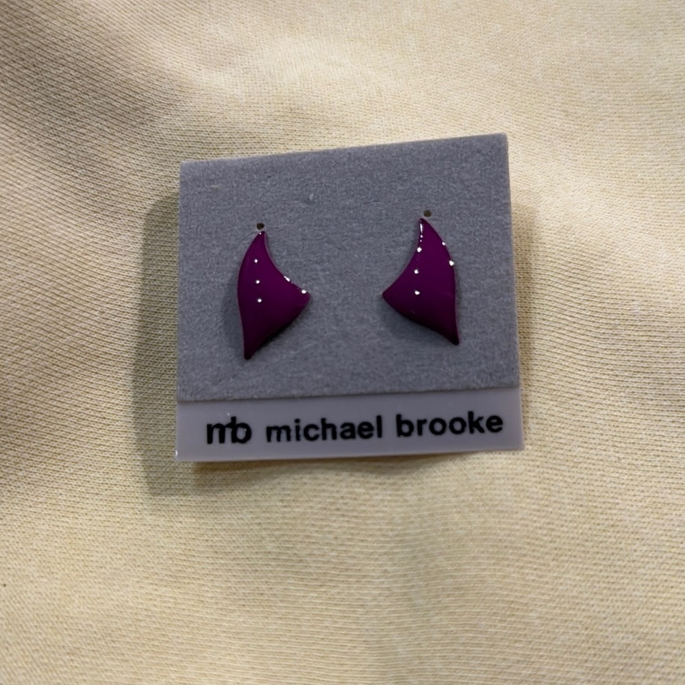 4/$10 Michael Brooke Fushia Purple Earrings